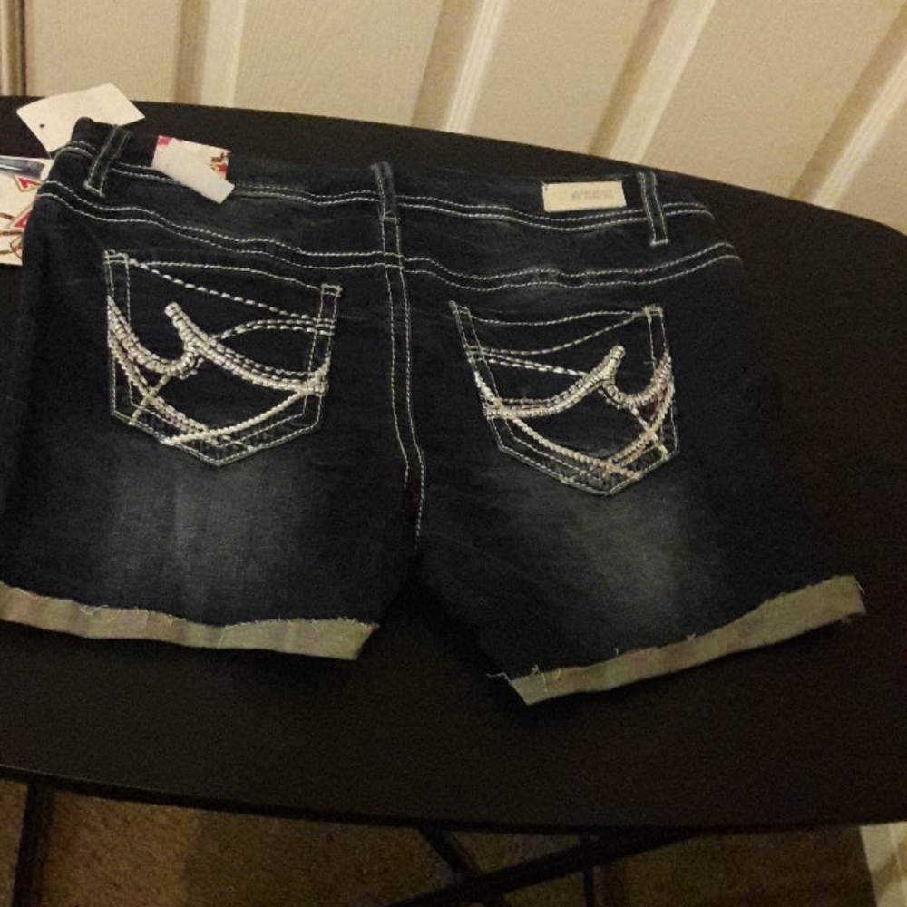 Almost Famous Junior Denim Shorts - Picture 5 of 11